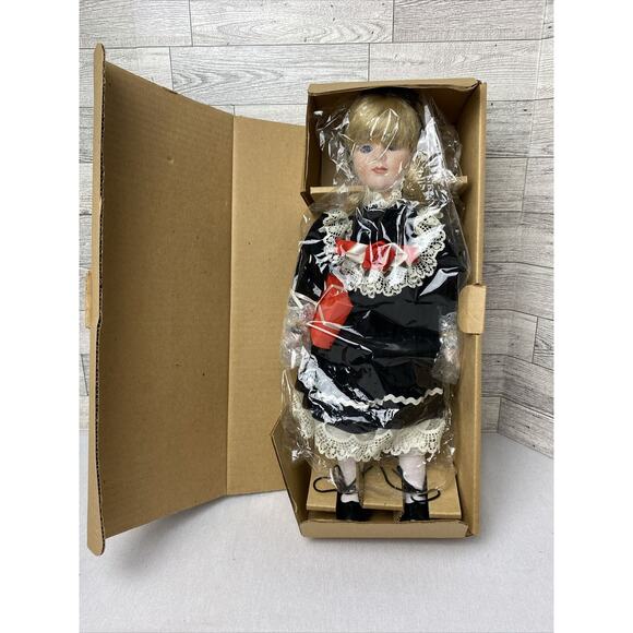 Vintage Lauren Anne Doll Collection Sarah NIB Bisque Porcelain 15” - Picture 7 of 9